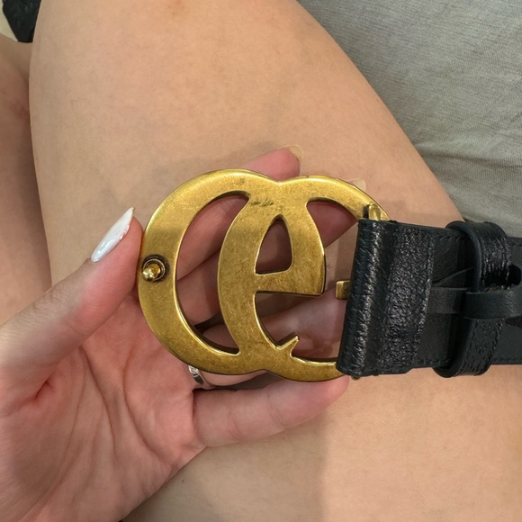 Gucci Leather belt with Double G
buckle GG MARMONT WIDE BELT
Size: 85 - Picture 6 of 13